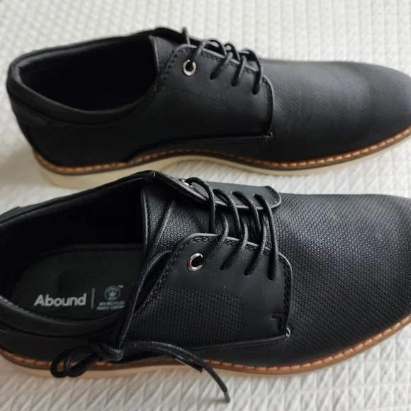 ABOUND New Mens lace-up shoes. - Picture 4 of 8
